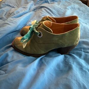John Fluevog Green Heels with Unique Design